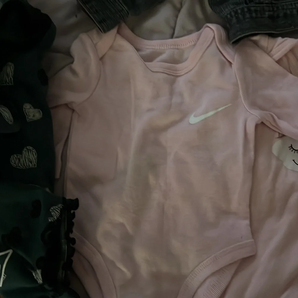 Bulk girls clothes (0-3 months) - Picture 3 of 7